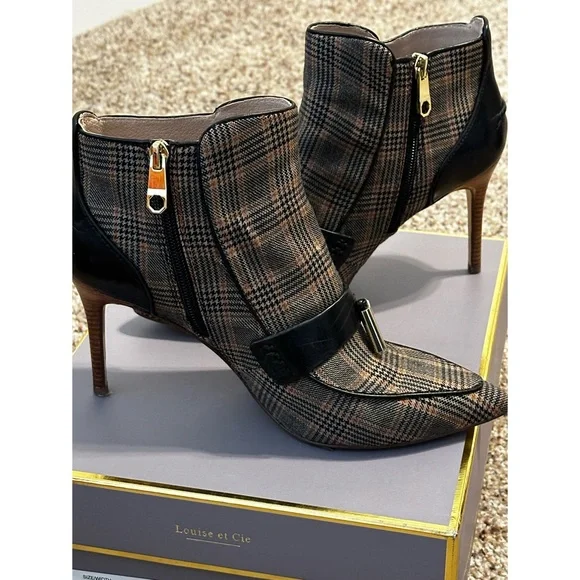 NIB- LOUISE ET CIE Shiro Bootie In Natural Plaid/ Black - Picture 3 of 8